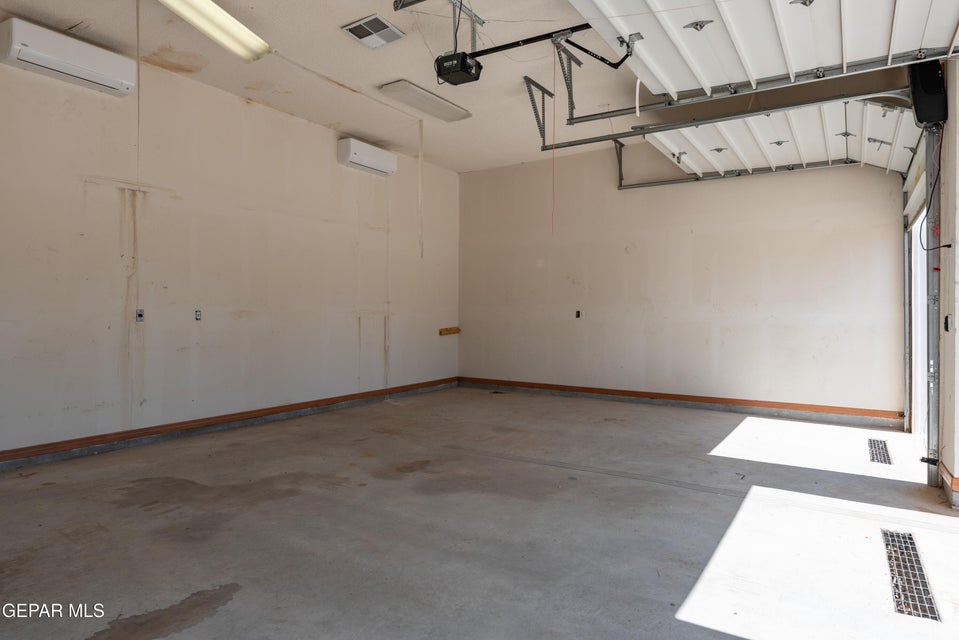 El Paso, Texas, 79934, United States, 4 Bedrooms Bedrooms, ,4 BathroomsBathrooms,Residential,For Sale,1978483