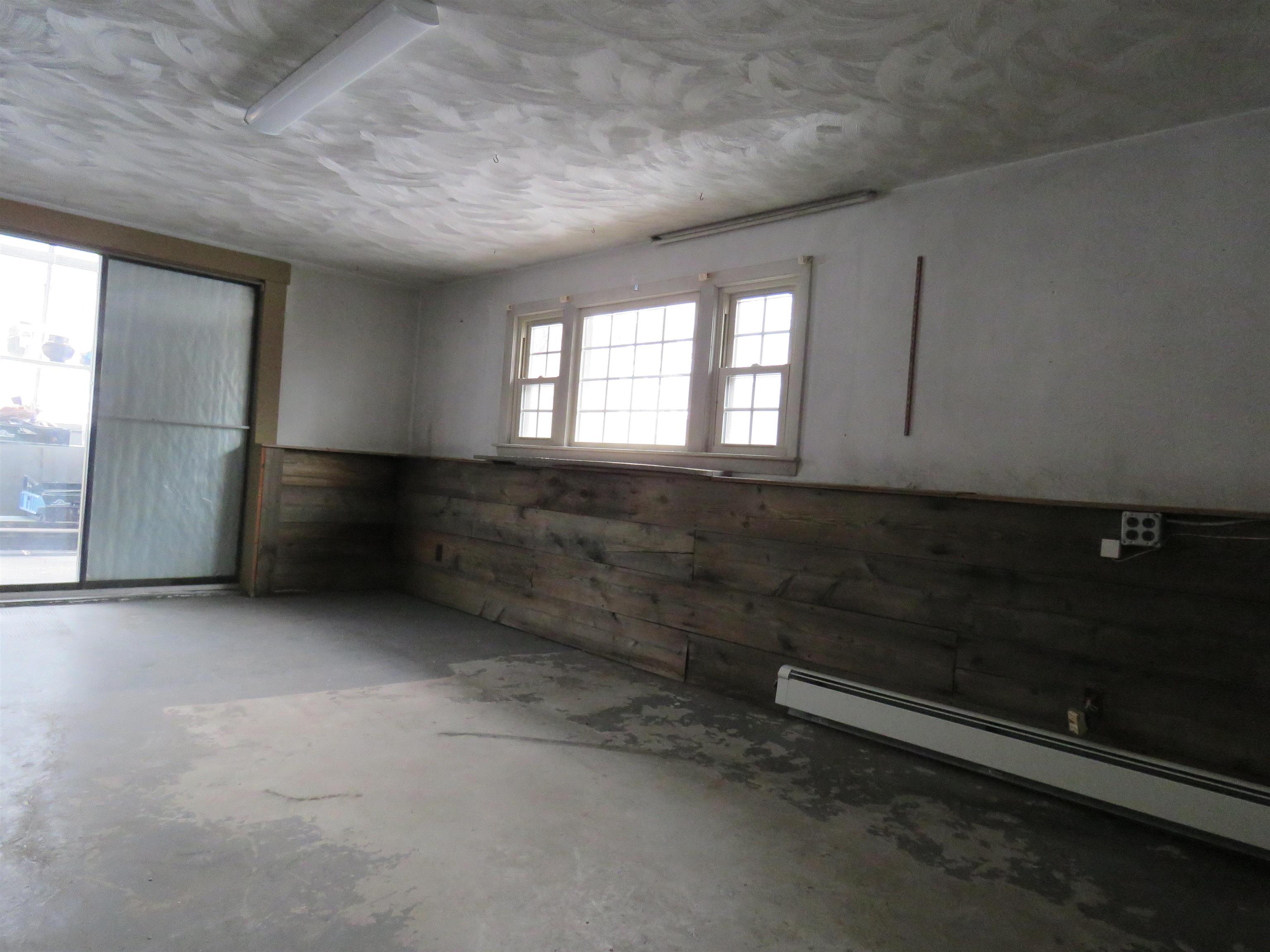 Derry, New Hampshire, 03038, United States, 3 Bedrooms Bedrooms, ,2 BathroomsBathrooms,Residential,For Sale,2005646