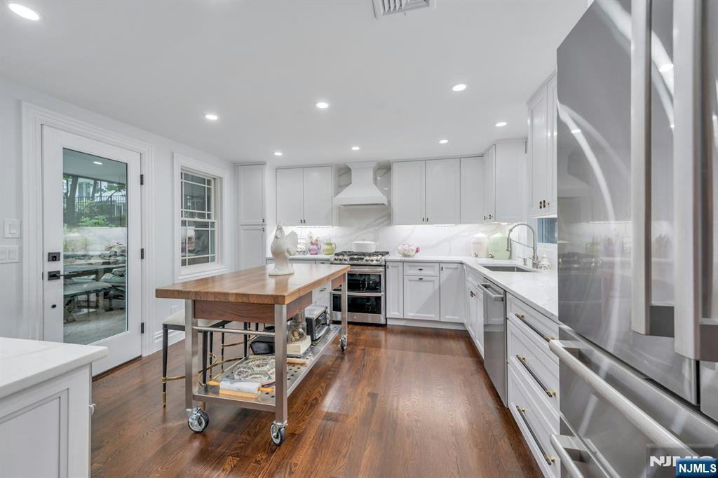 Ramsey, New Jersey, 07446, United States, 6 Bedrooms Bedrooms, ,5 BathroomsBathrooms,Residential,For Sale,1847263