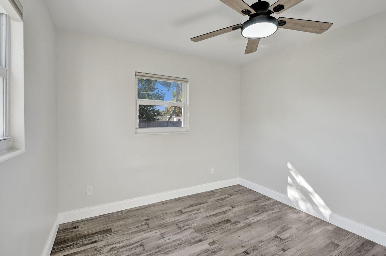 Lake Worth Beach, Florida, 33460, United States, 3 Bedrooms Bedrooms, ,2 BathroomsBathrooms,Residential,For Sale,1992911