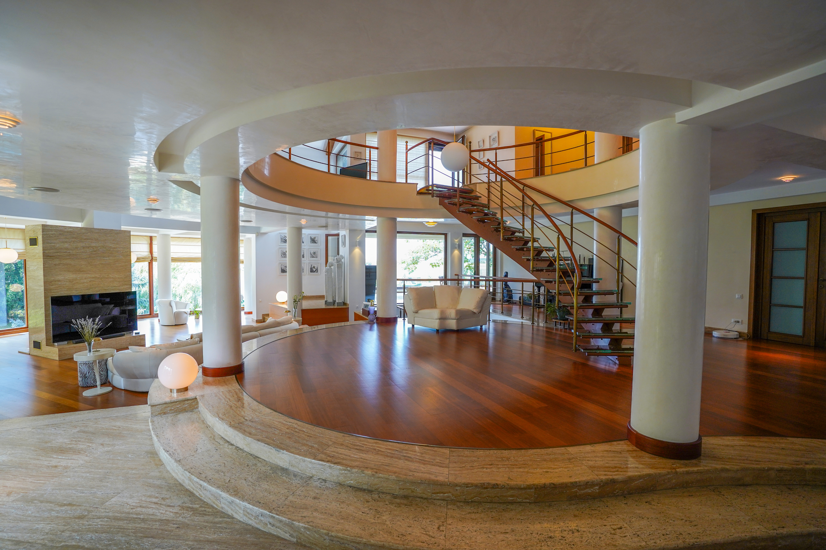  Villa with Private Peninsula and Panoramic Lake Views, Corbeanca - 物件實景