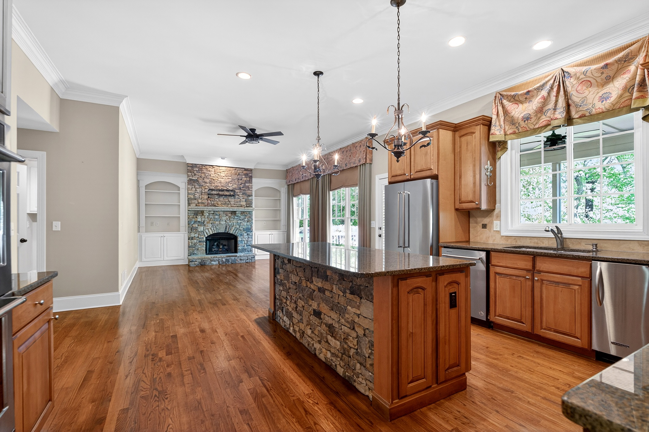  Beautifully Updated Ranch-Style Home in the Prestigious Achasta Golf Community - 物件實景