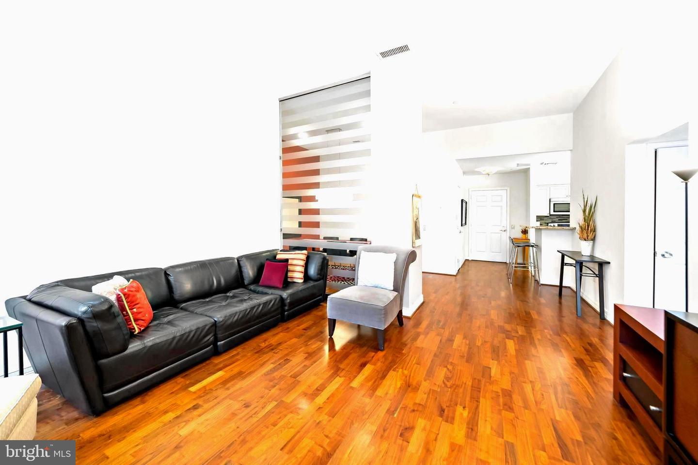 Philadelphia, Pennsylvania, 19103, United States, 2 Bedrooms Bedrooms, ,2 BathroomsBathrooms,Residential,For Sale,1901854