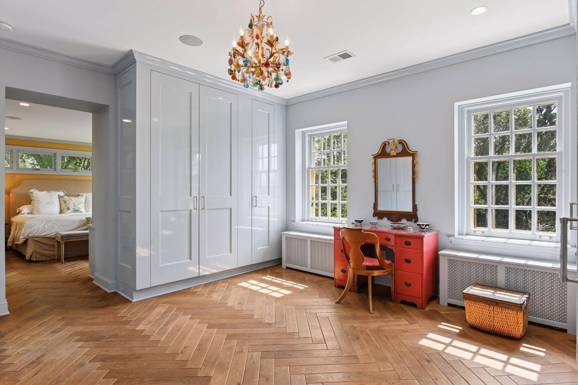 Minneapolis, Minnesota, 55405, United States, 5 Bedrooms Bedrooms, ,4 BathroomsBathrooms,Residential,For Sale,1989086