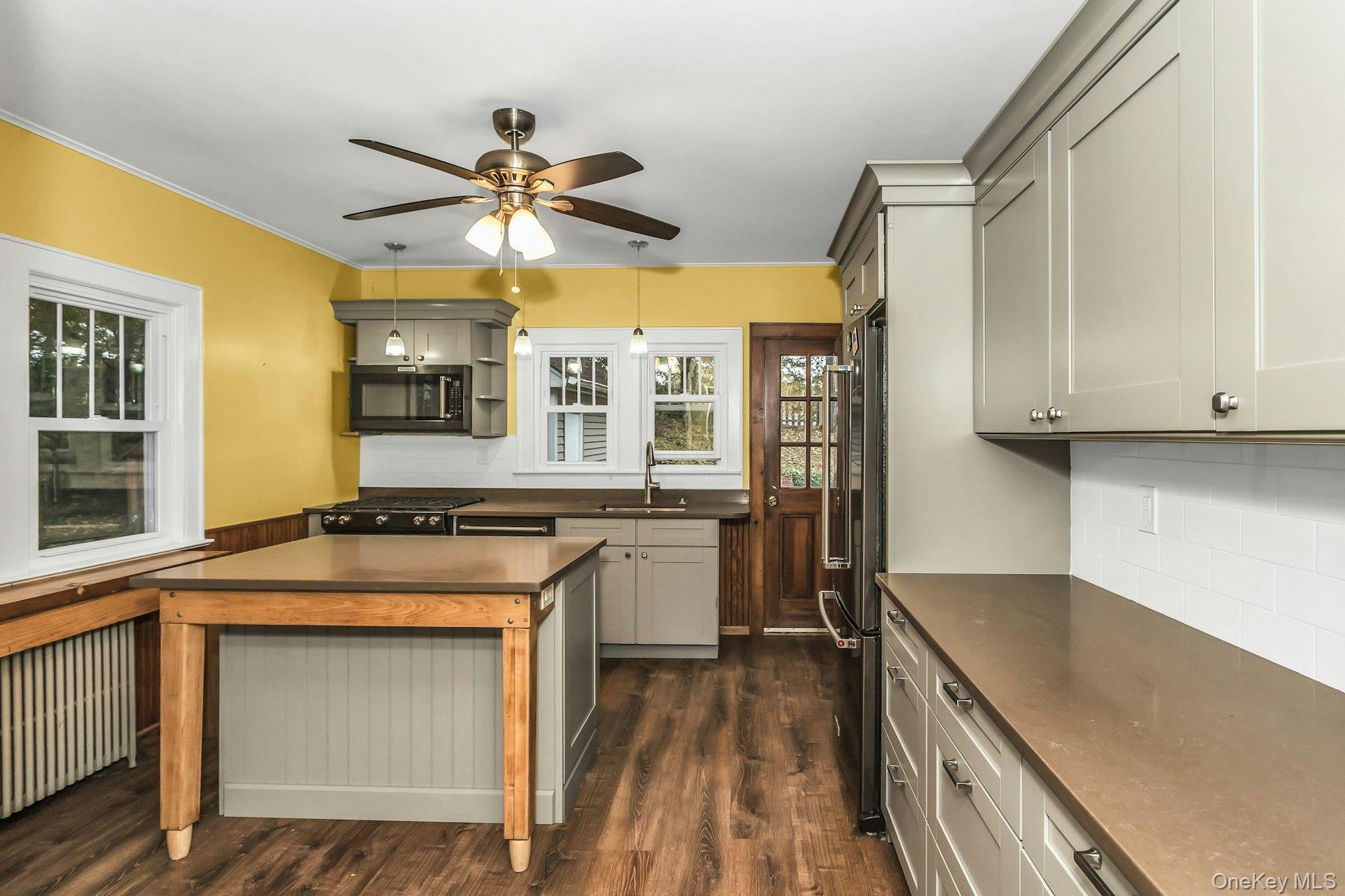 Northport, New York, 11768, United States, 2 Bedrooms Bedrooms, ,1 BathroomBathrooms,Residential,For Sale,1987614