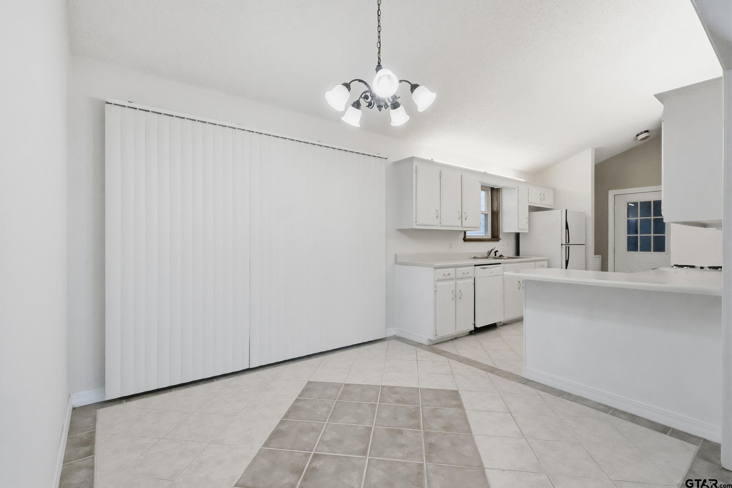 Pittsburg, Texas, 75686, United States, 3 Bedrooms Bedrooms, ,2 BathroomsBathrooms,Residential,For Sale,2008621