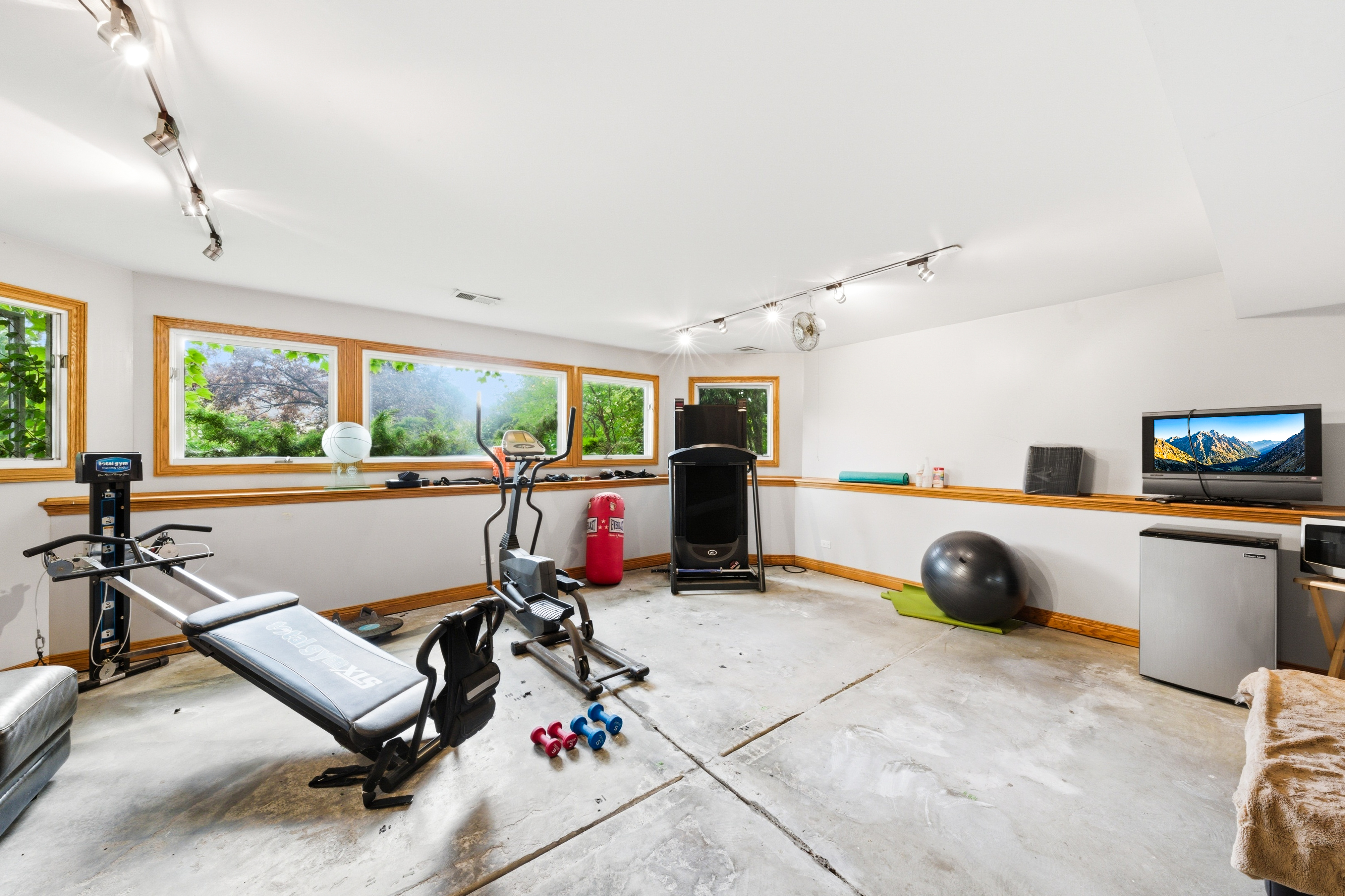  exceptional mid-century modern home - 物件實景