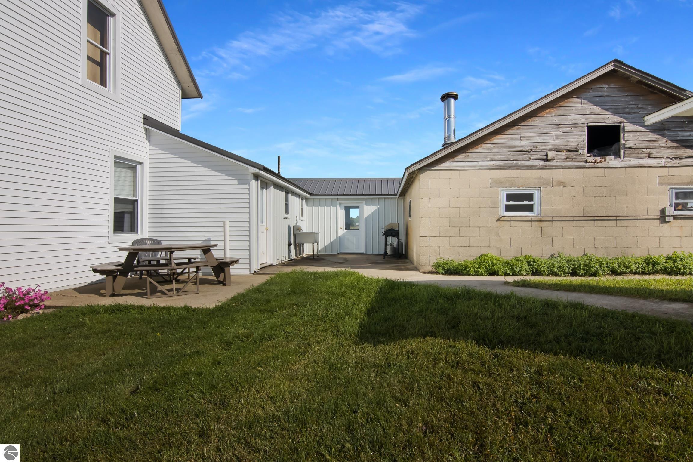 Leroy, Michigan, 49655-8142, United States, 5 Bedrooms Bedrooms, ,3 BathroomsBathrooms,Residential,For Sale,1949628