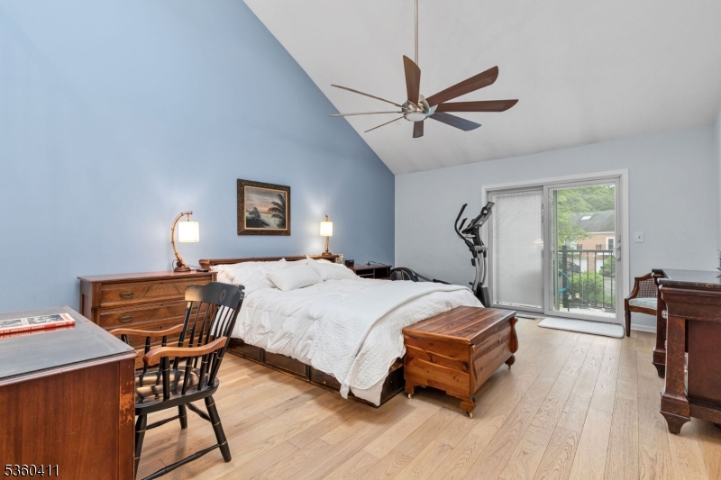 Scotch Plains Twp., New Jersey, 07076, United States, 2 Bedrooms Bedrooms, ,3 BathroomsBathrooms,Residential,For Sale,1999583