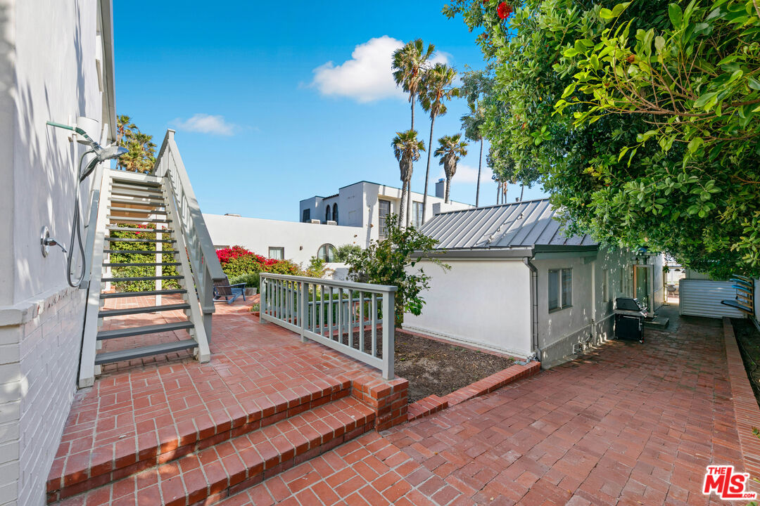 Malibu, California, 90265, United States, 4 Bedrooms Bedrooms, ,4 BathroomsBathrooms,Residential,For Sale,1840661