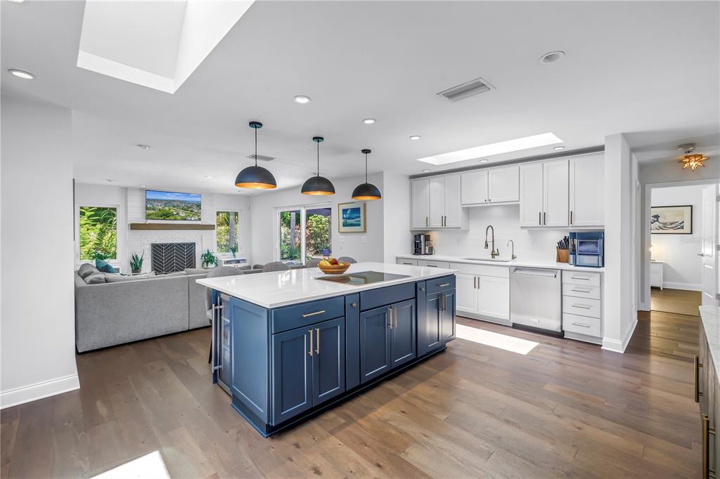 St Petersburg, Florida, 33711, United States, 3 Bedrooms Bedrooms, ,2 BathroomsBathrooms,Residential,For Sale,1862533