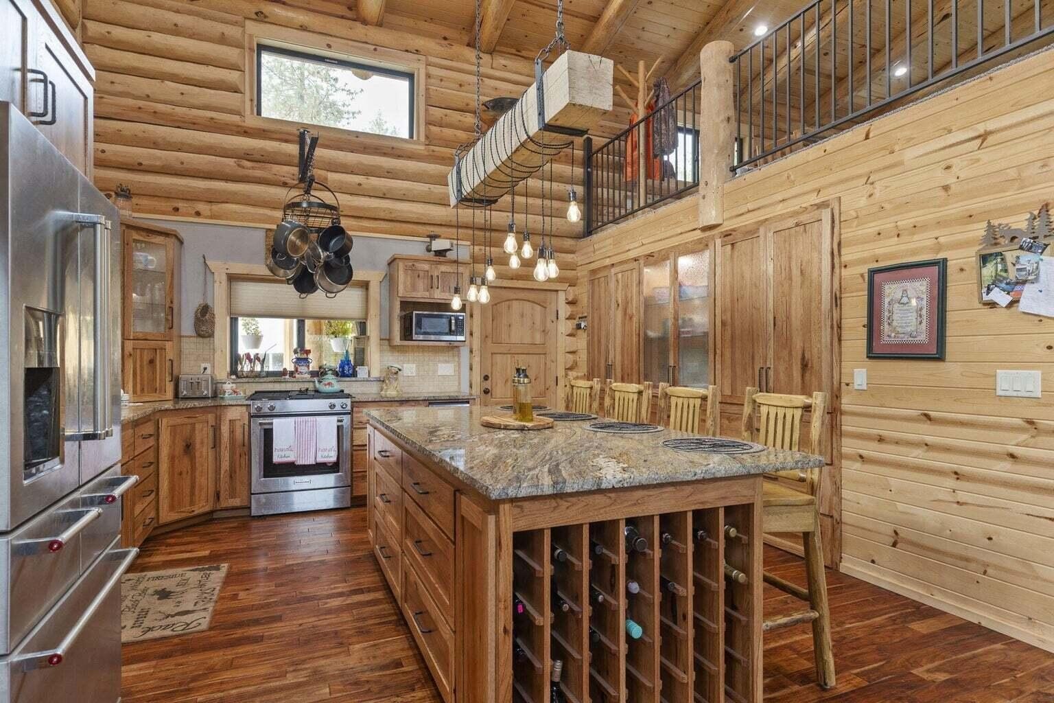 Canyonville, Oregon, 97417, United States, 2 Bedrooms Bedrooms, ,2 BathroomsBathrooms,Residential,For Sale,1981703