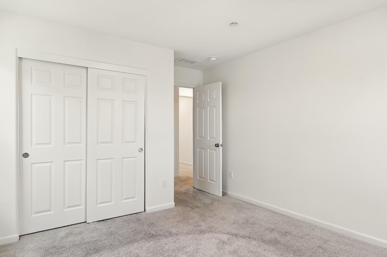 Elk Grove, California, 95758, United States, 4 Bedrooms Bedrooms, ,3 BathroomsBathrooms,Residential,For Sale,1847493