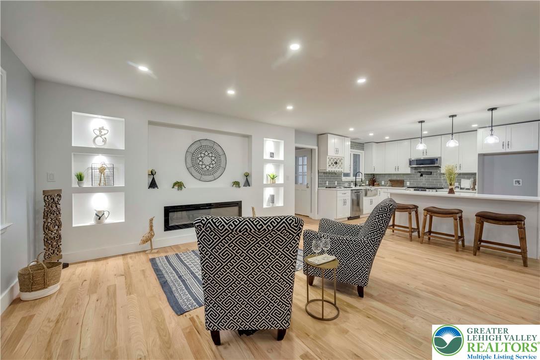 Allentown City, Pennsylvania, 18104, United States, 3 Bedrooms Bedrooms, ,3 BathroomsBathrooms,Residential,For Sale,1993140