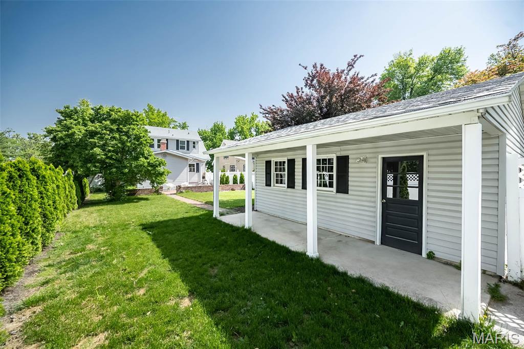 St Louis, Missouri, 63105, United States, 4 Bedrooms Bedrooms, ,4 BathroomsBathrooms,Residential,For Sale,1901233
