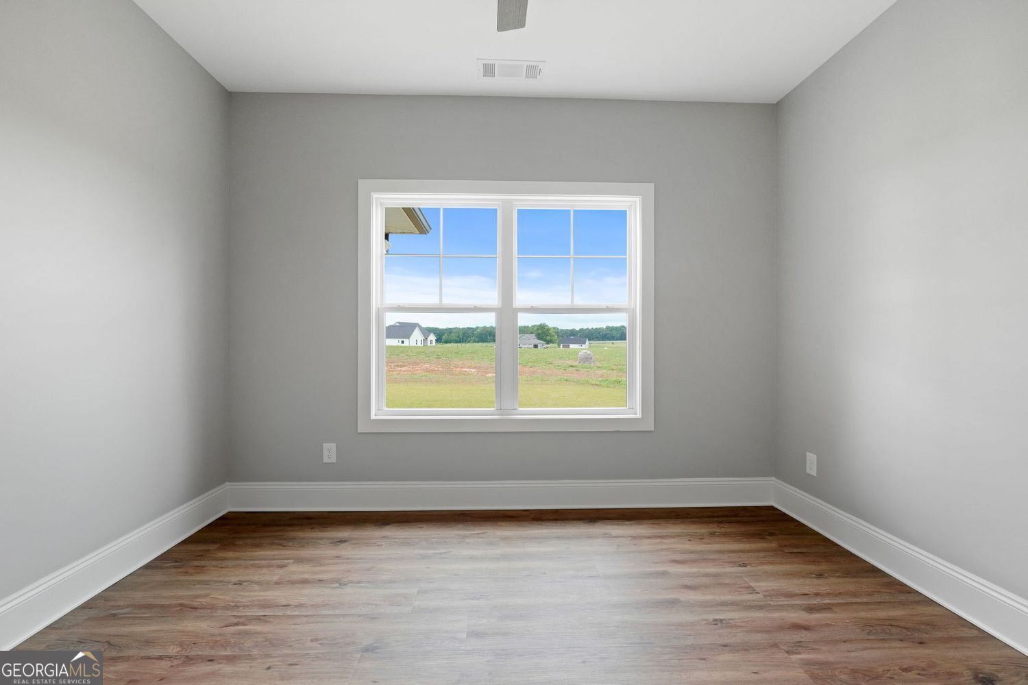Barnesville, Georgia, 30204, United States, 4 Bedrooms Bedrooms, ,3 BathroomsBathrooms,Residential,For Sale,1858956