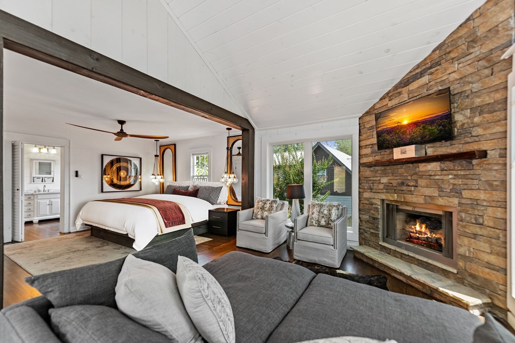 Blue Ridge, Georgia, 30513, United States, 3 Bedrooms Bedrooms, ,2 BathroomsBathrooms,Residential,For Sale,1878100
