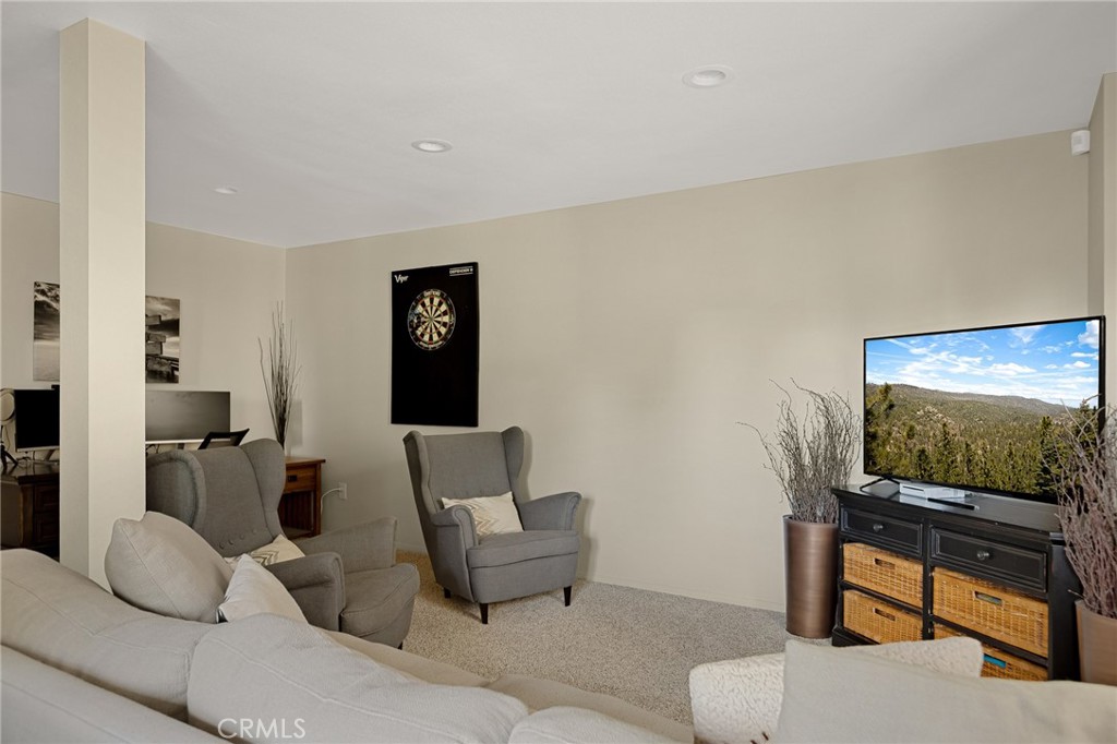 Lake Arrowhead, California, 92352, United States, 4 Bedrooms Bedrooms, ,4 BathroomsBathrooms,Residential,For Sale,1939836