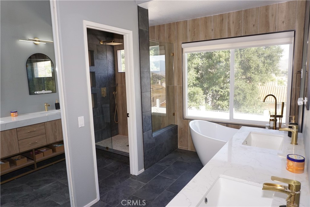 Corona, California, 92879, United States, 4 Bedrooms Bedrooms, ,3 BathroomsBathrooms,Residential,For Sale,1874942