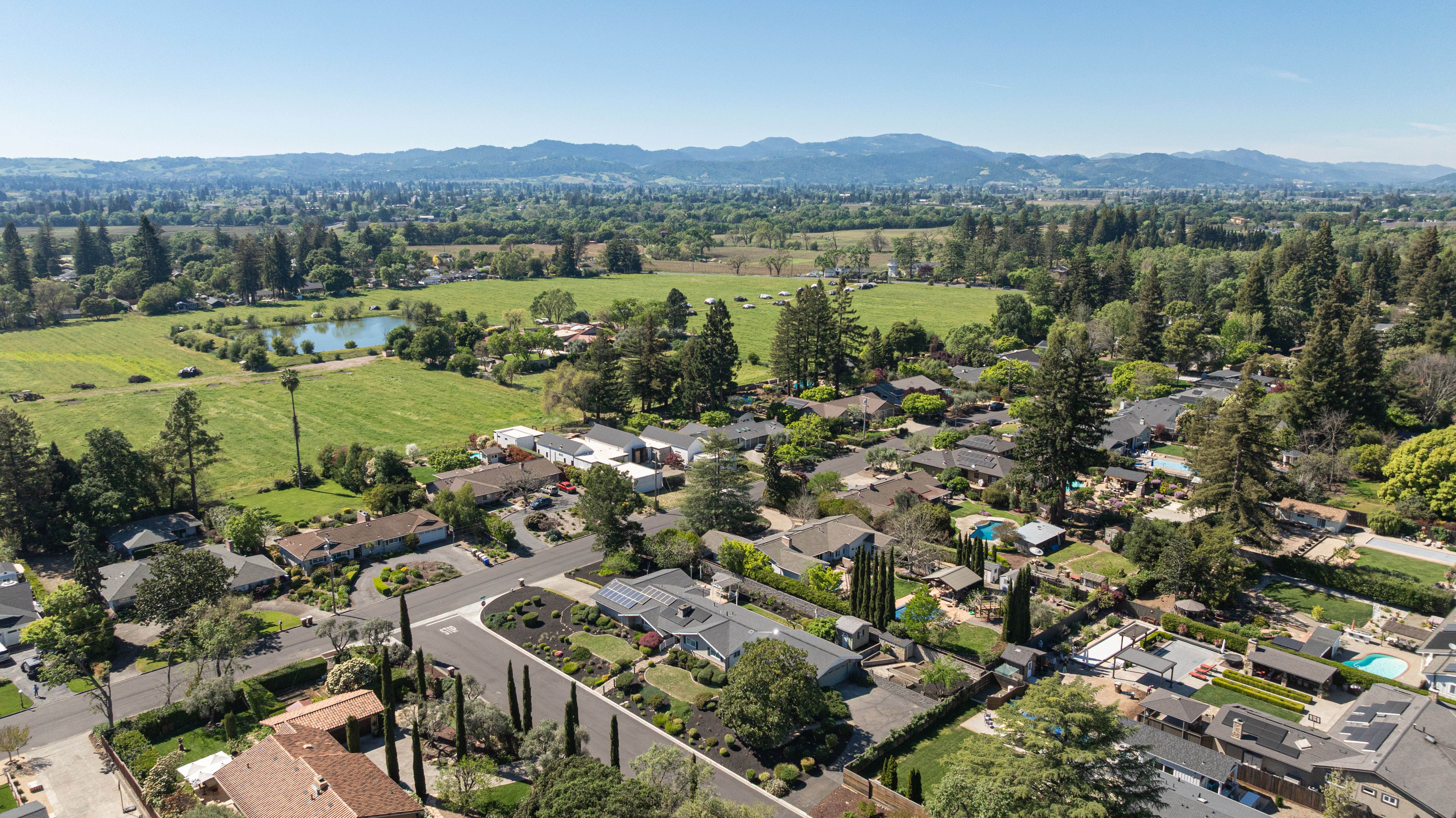  Coveted East Side Ranch Home in Monticello Park - 物件實景