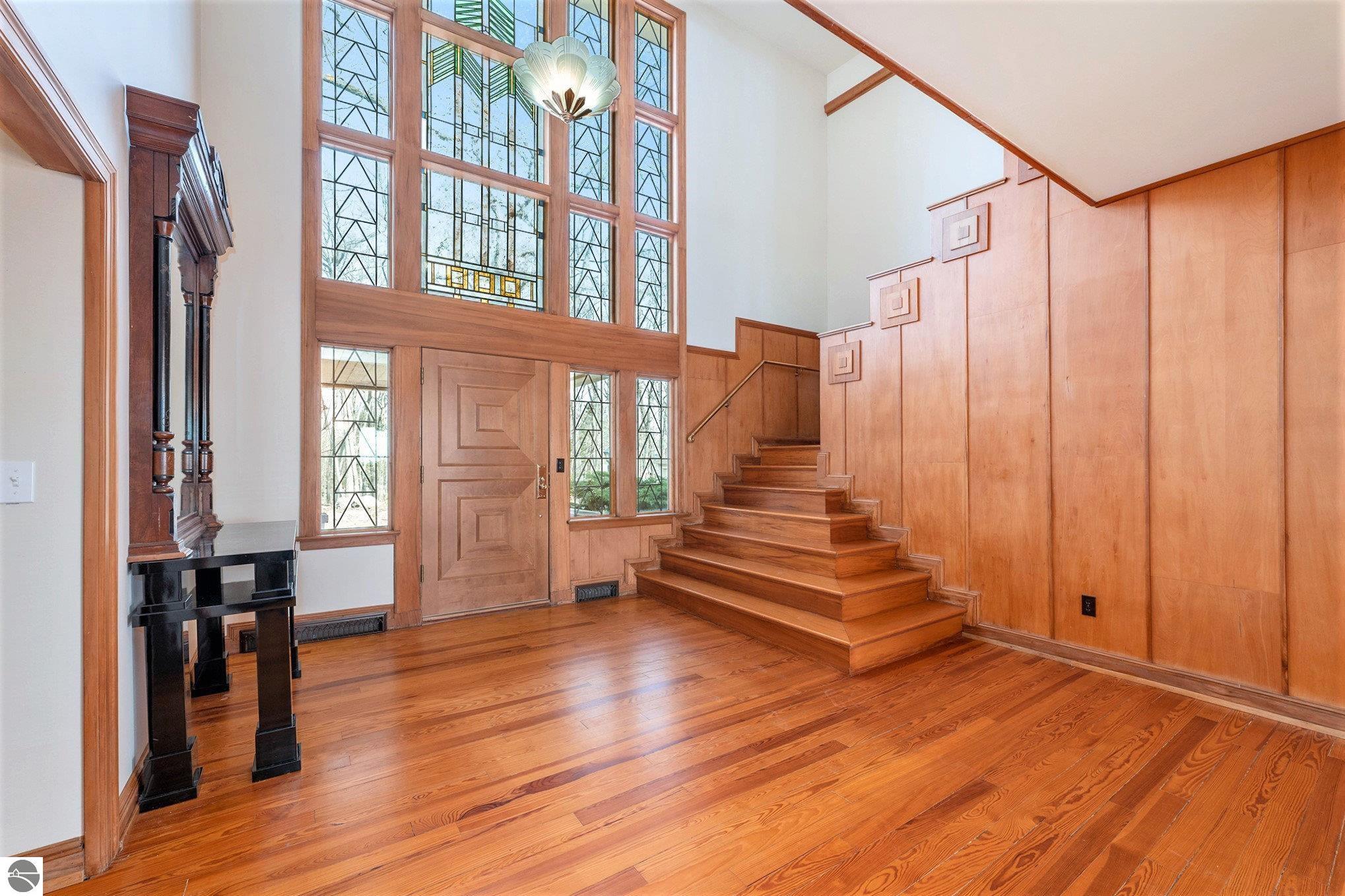 Frankfort, Michigan, 49635-9746, United States, 7 Bedrooms Bedrooms, ,5 BathroomsBathrooms,Residential,For Sale,1975140