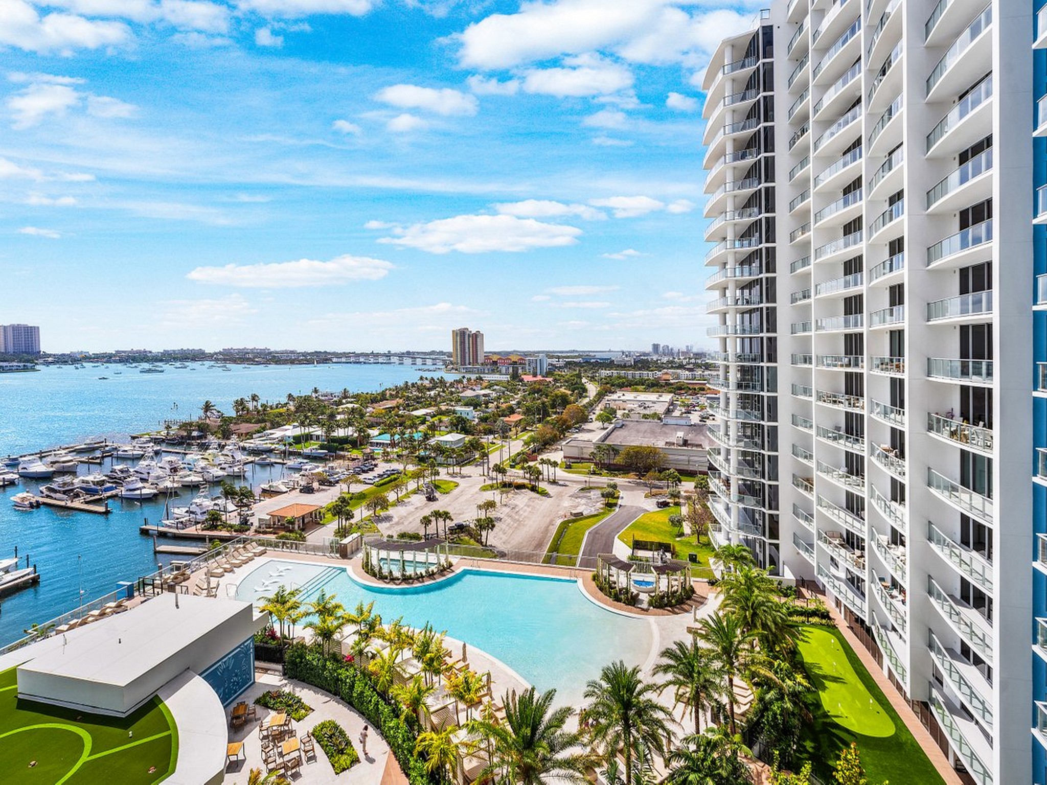  220 Lake Shore Drive, Lake Park, FL, 33403 - 物件實景