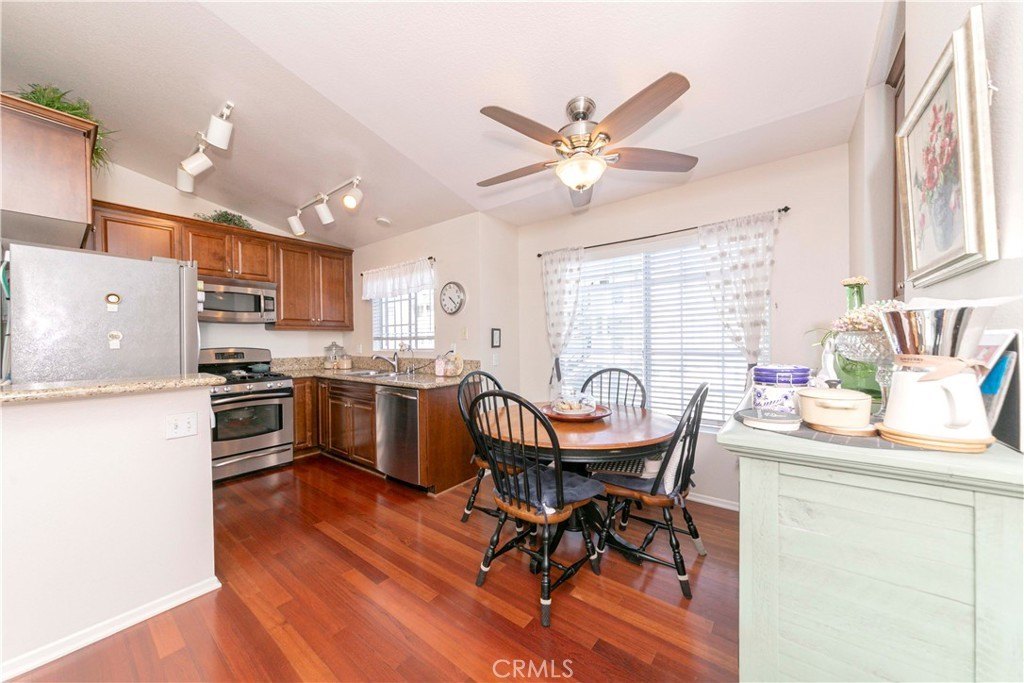 Aliso Viejo, California, 92656, United States, 2 Bedrooms Bedrooms, ,2 BathroomsBathrooms,Residential,For Sale,1901235