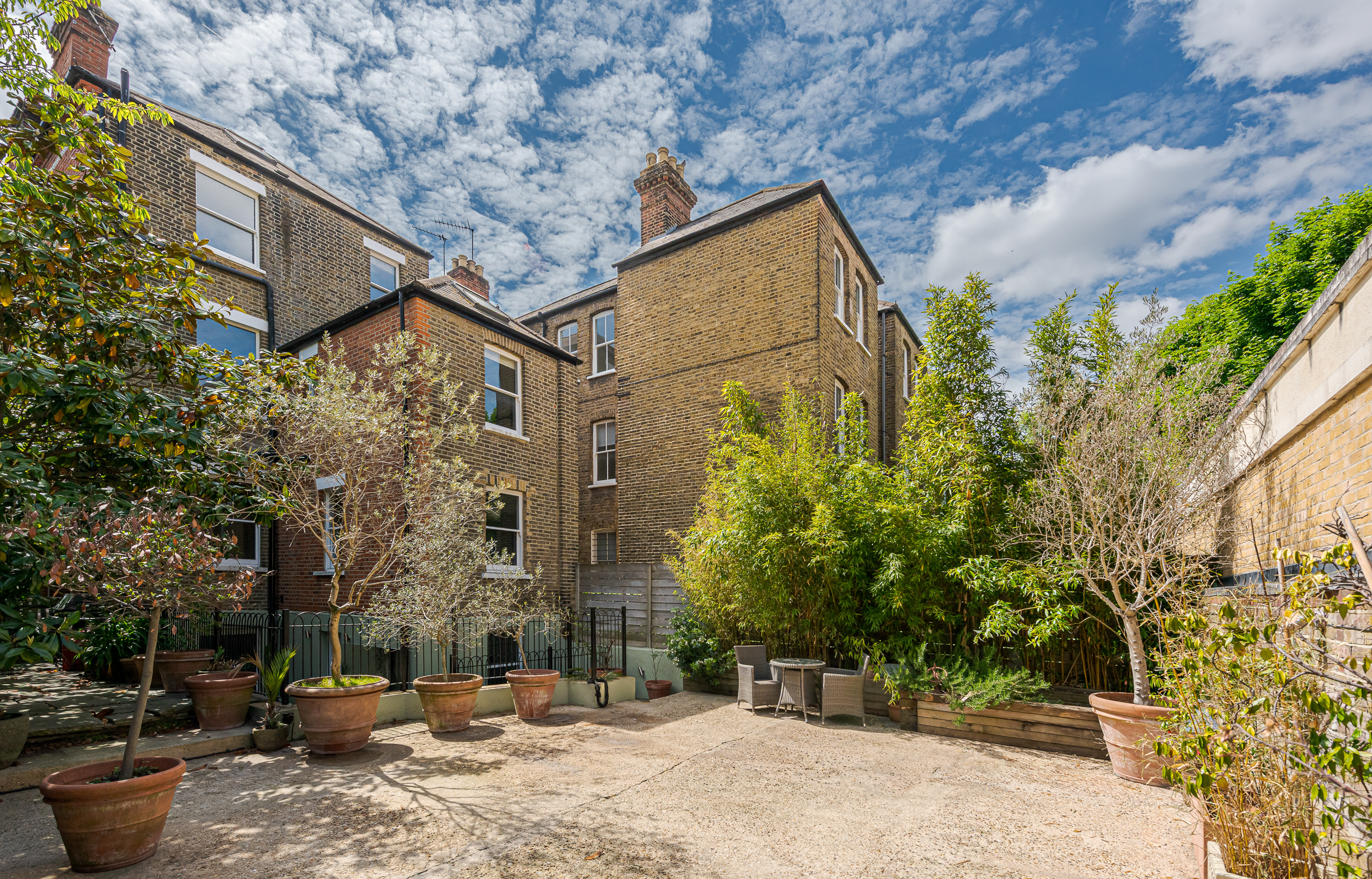  A Detached House on the Doorstep of Battersea Park with Garden and Parking - 物件實景