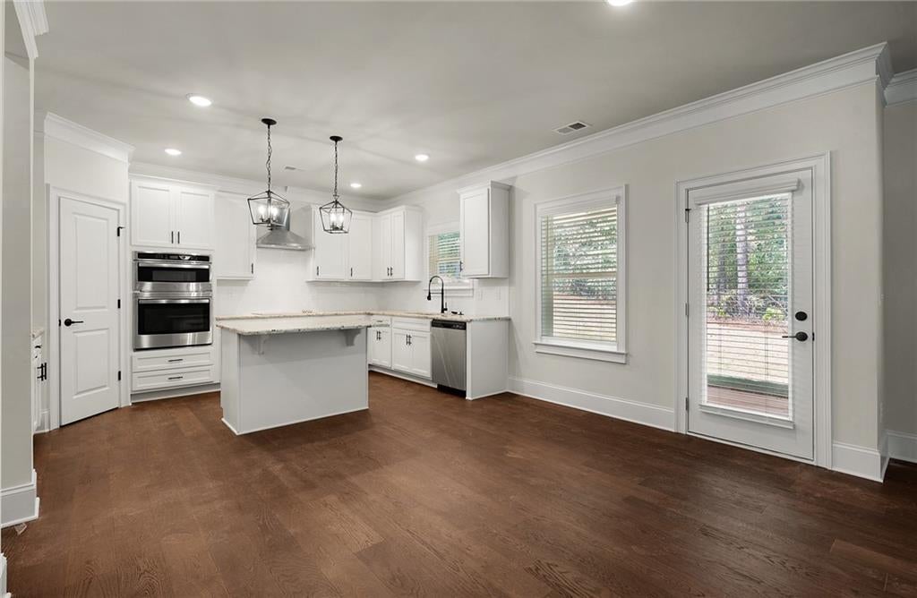 Adairsville, Georgia, 30103, United States, 4 Bedrooms Bedrooms, ,3 BathroomsBathrooms,Residential,For Sale,1976027