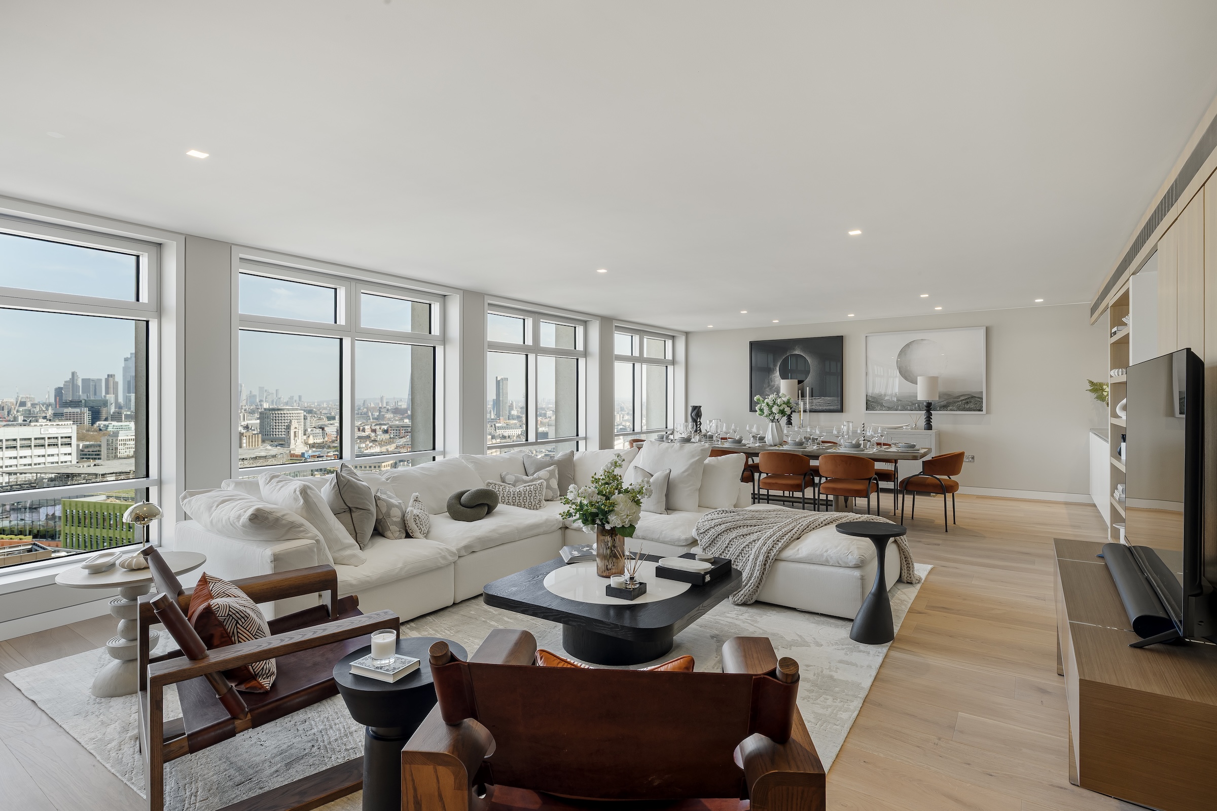 Exceptional apartment with panoramic views of iconic London landmarks