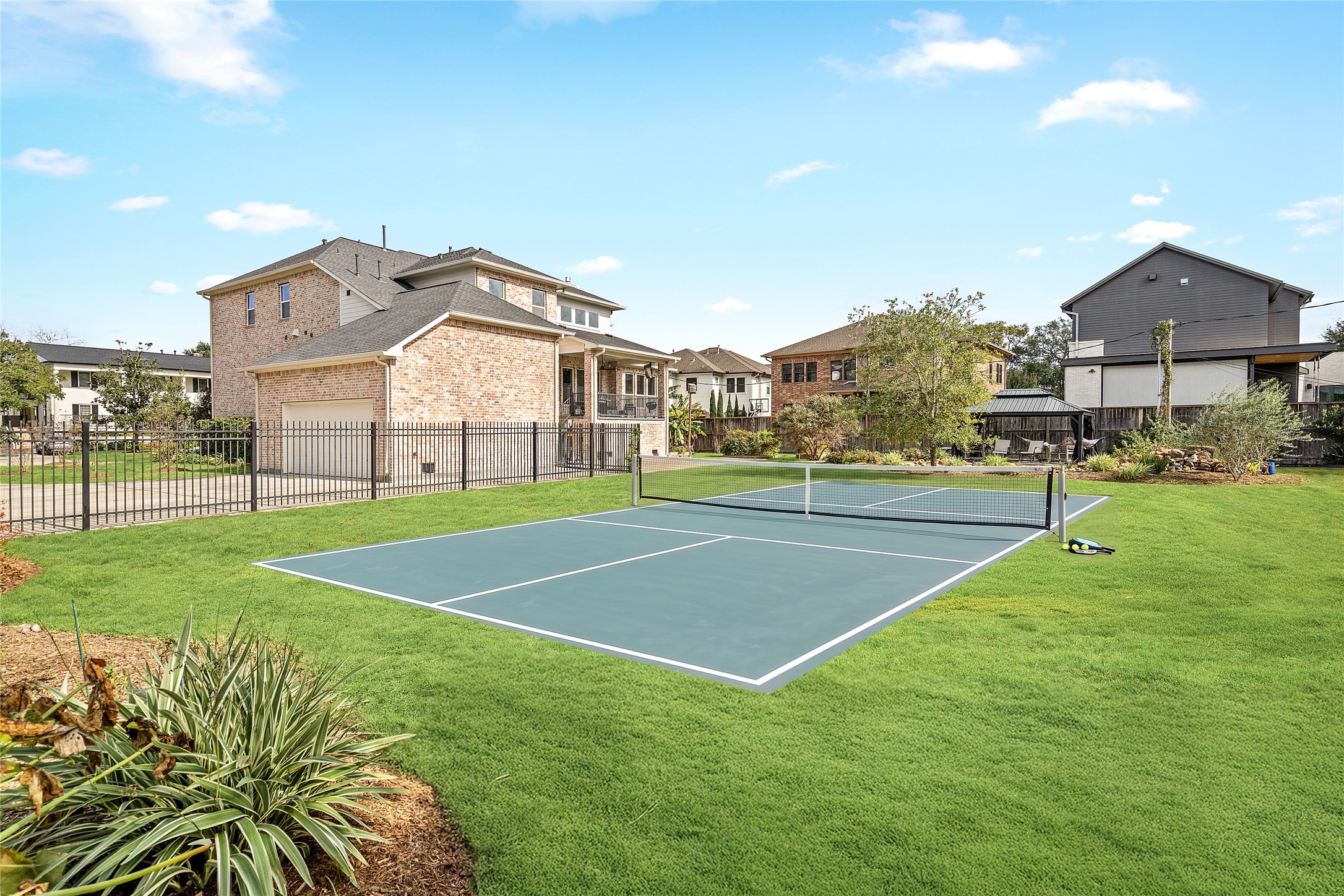  5319 Braesheather Drive - 物件實景