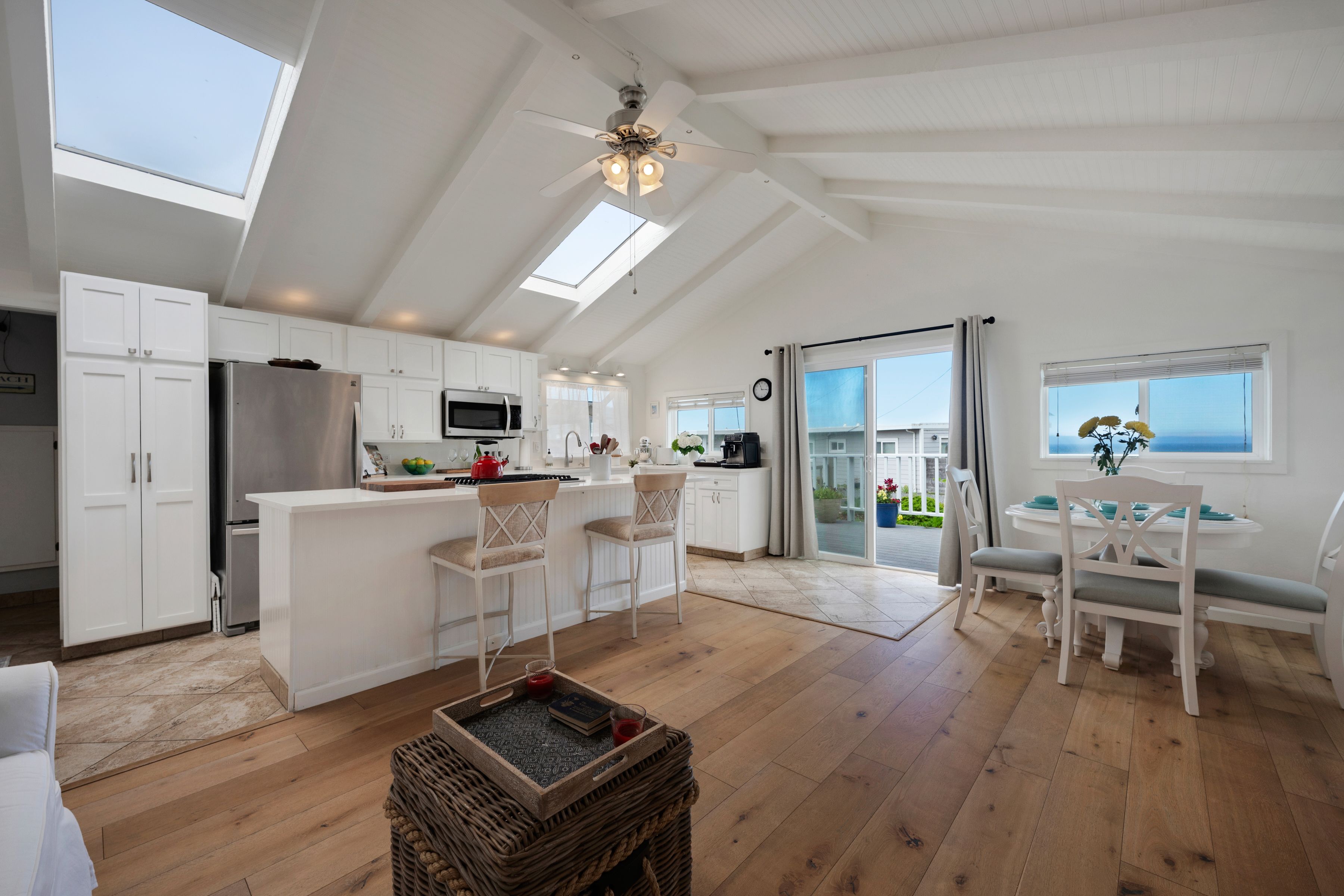  7036 Cliff Avenue, Bodega Bay, CA 94923 - 物件實景