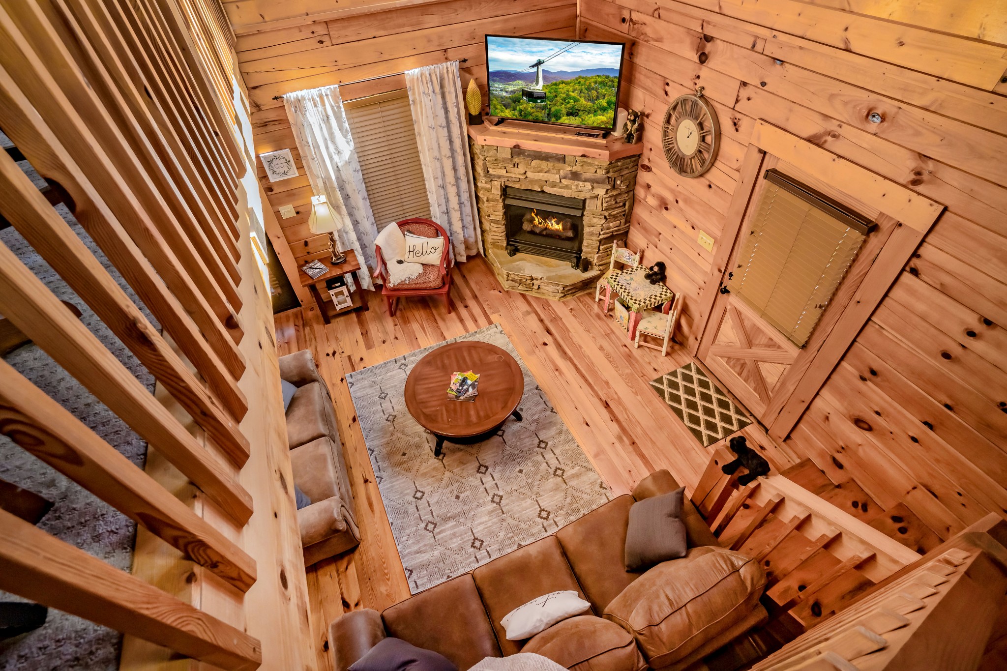 Pigeon Forge, Tennessee, 37863, United States, 2 Bedrooms Bedrooms, ,2 BathroomsBathrooms,Residential,For Sale,2009647