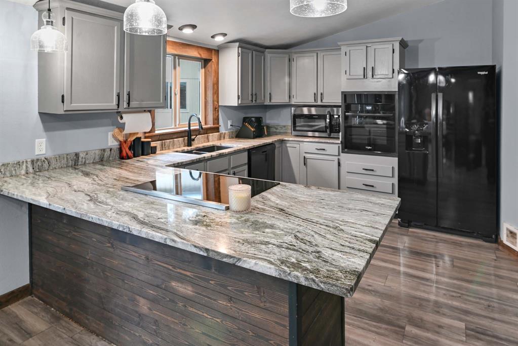 Columbia Falls, Montana, 59912, United States, 7 Bedrooms Bedrooms, ,2 BathroomsBathrooms,Residential,For Sale,1990809