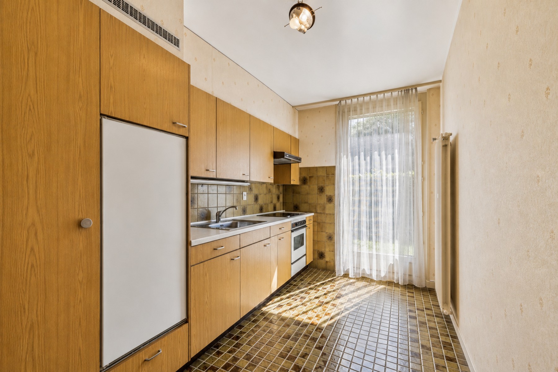  3.5-room apartment just a stone