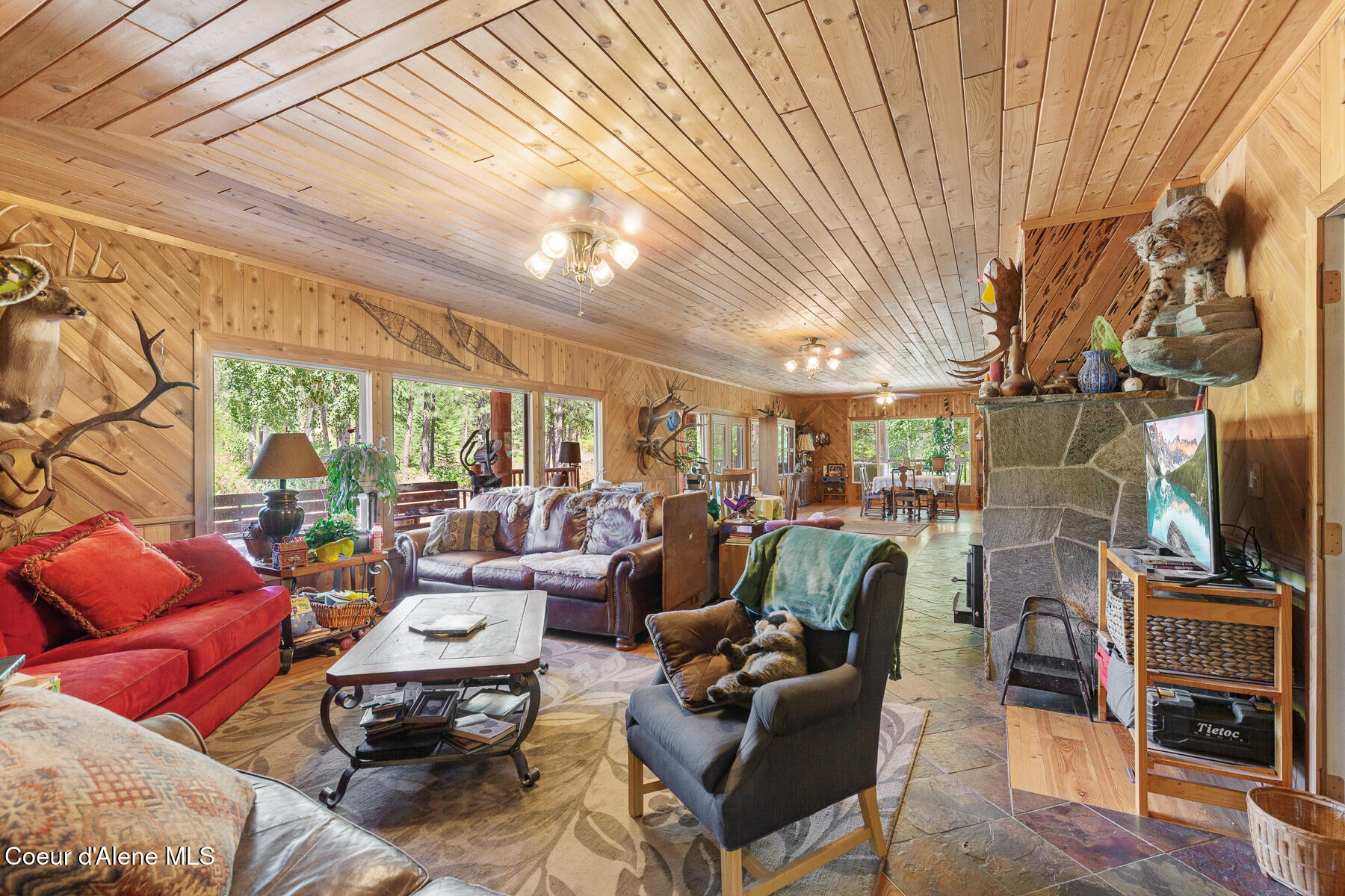 Athol, Idaho, 83801, United States, 4 Bedrooms Bedrooms, ,5 BathroomsBathrooms,Residential,For Sale,1975207