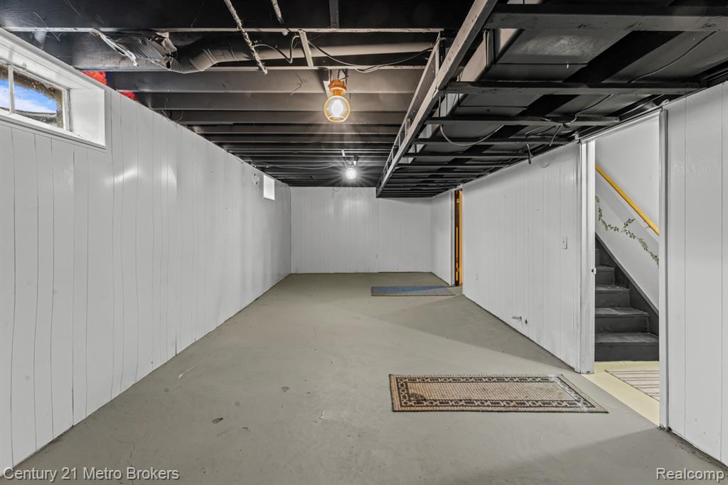 Lapeer, Michigan, 48446, United States, 4 Bedrooms Bedrooms, ,3 BathroomsBathrooms,Residential,For Sale,1982029