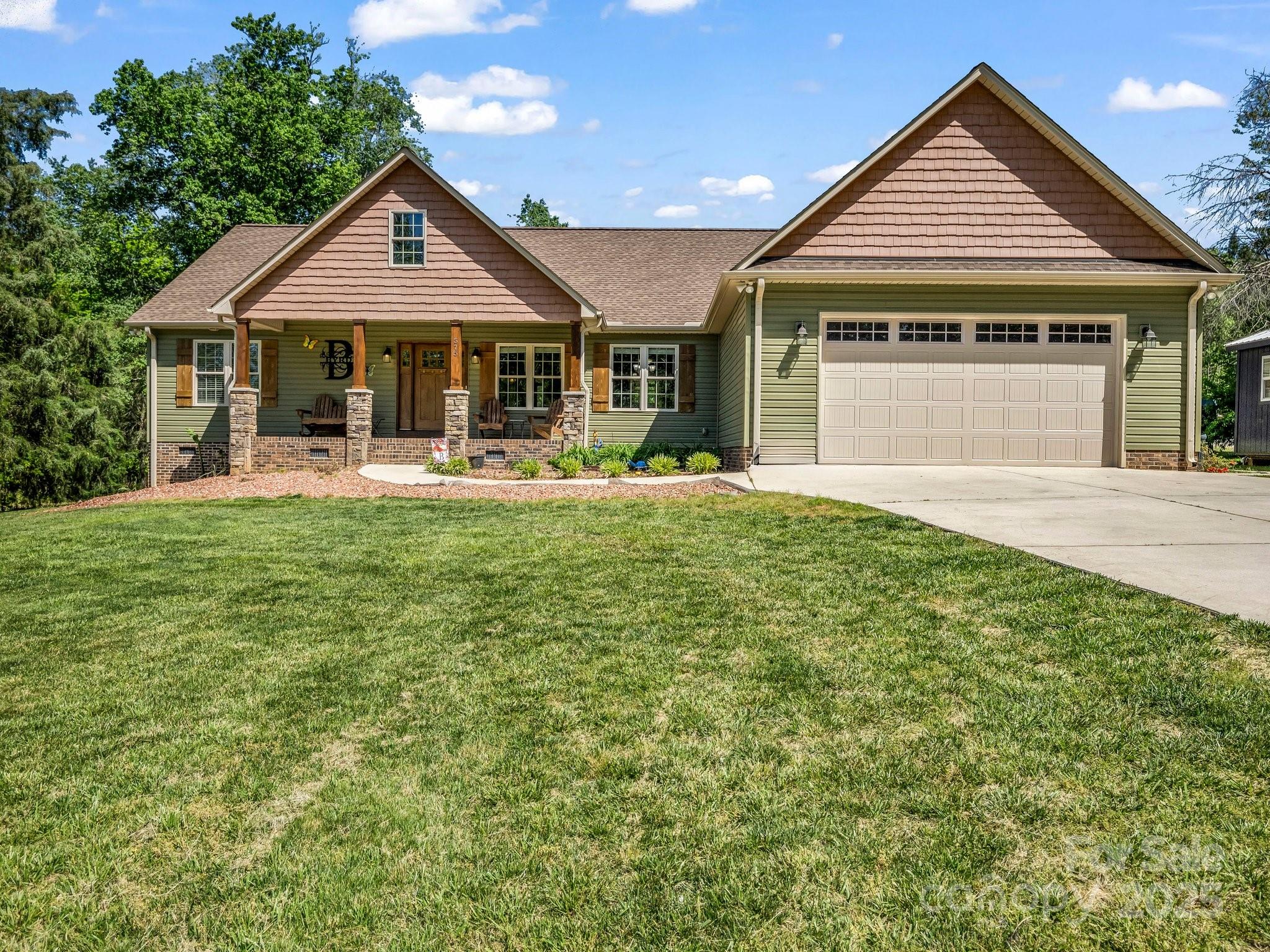 Lincolnton, North Carolina, 28092, United States, 3 Bedrooms Bedrooms, ,3 BathroomsBathrooms,Residential,For Sale,2005989