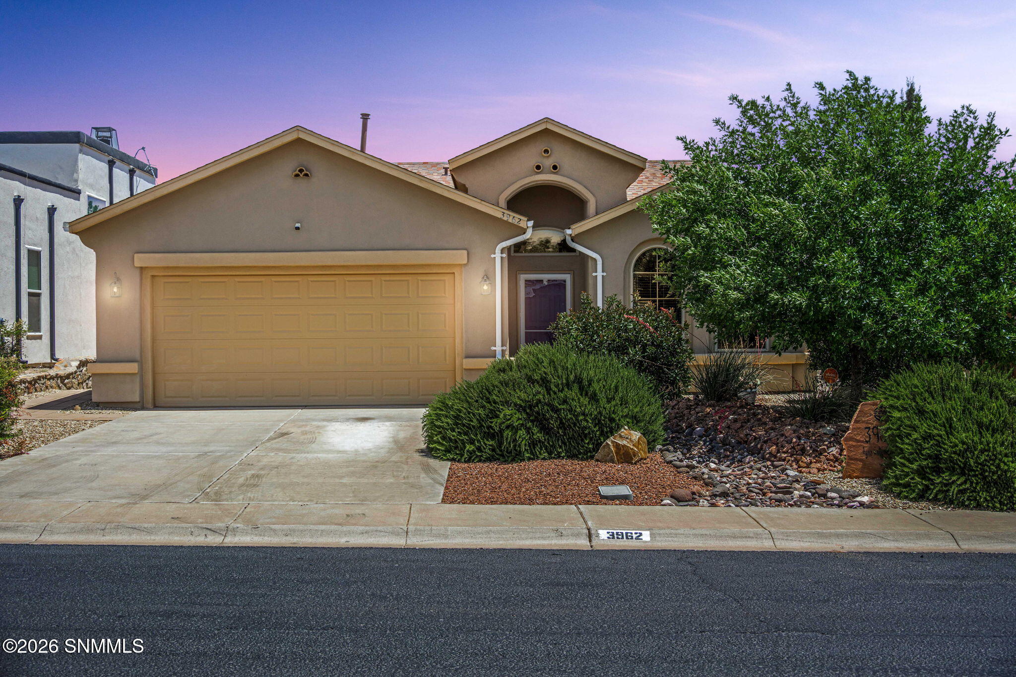 Agua Caliente Dr, Las Cruces, NM 88012