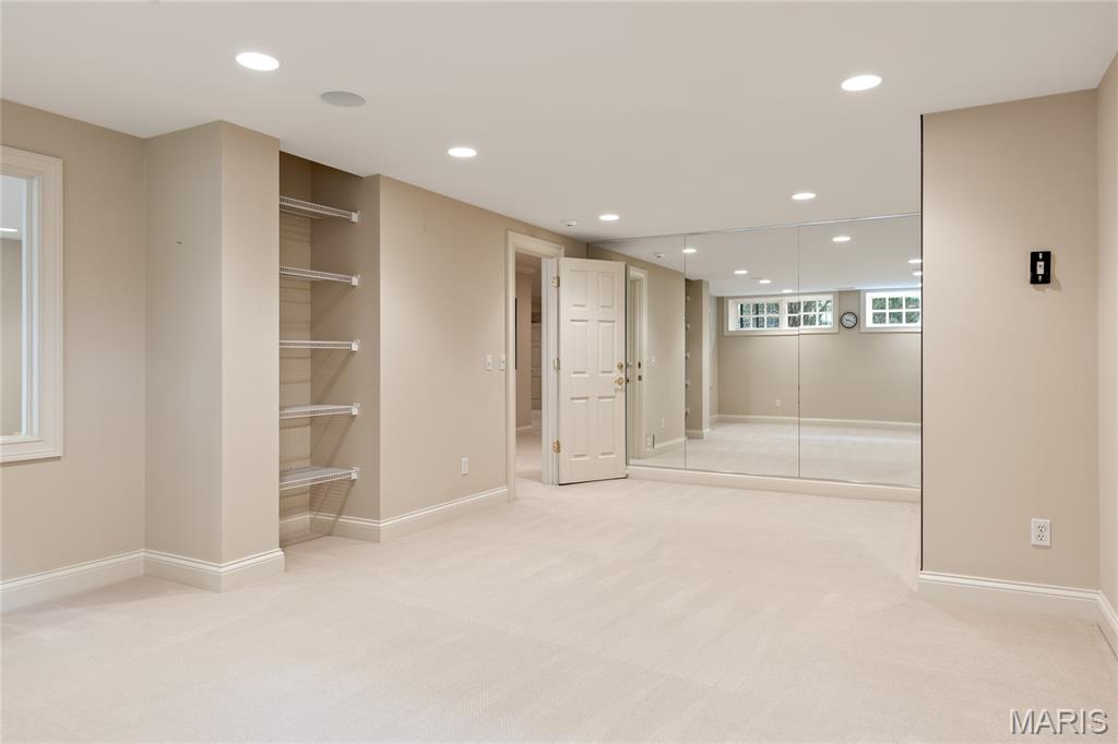 Town and Country, Missouri, 63141, United States, 5 Bedrooms Bedrooms, ,7 BathroomsBathrooms,Residential,For Sale,1966685