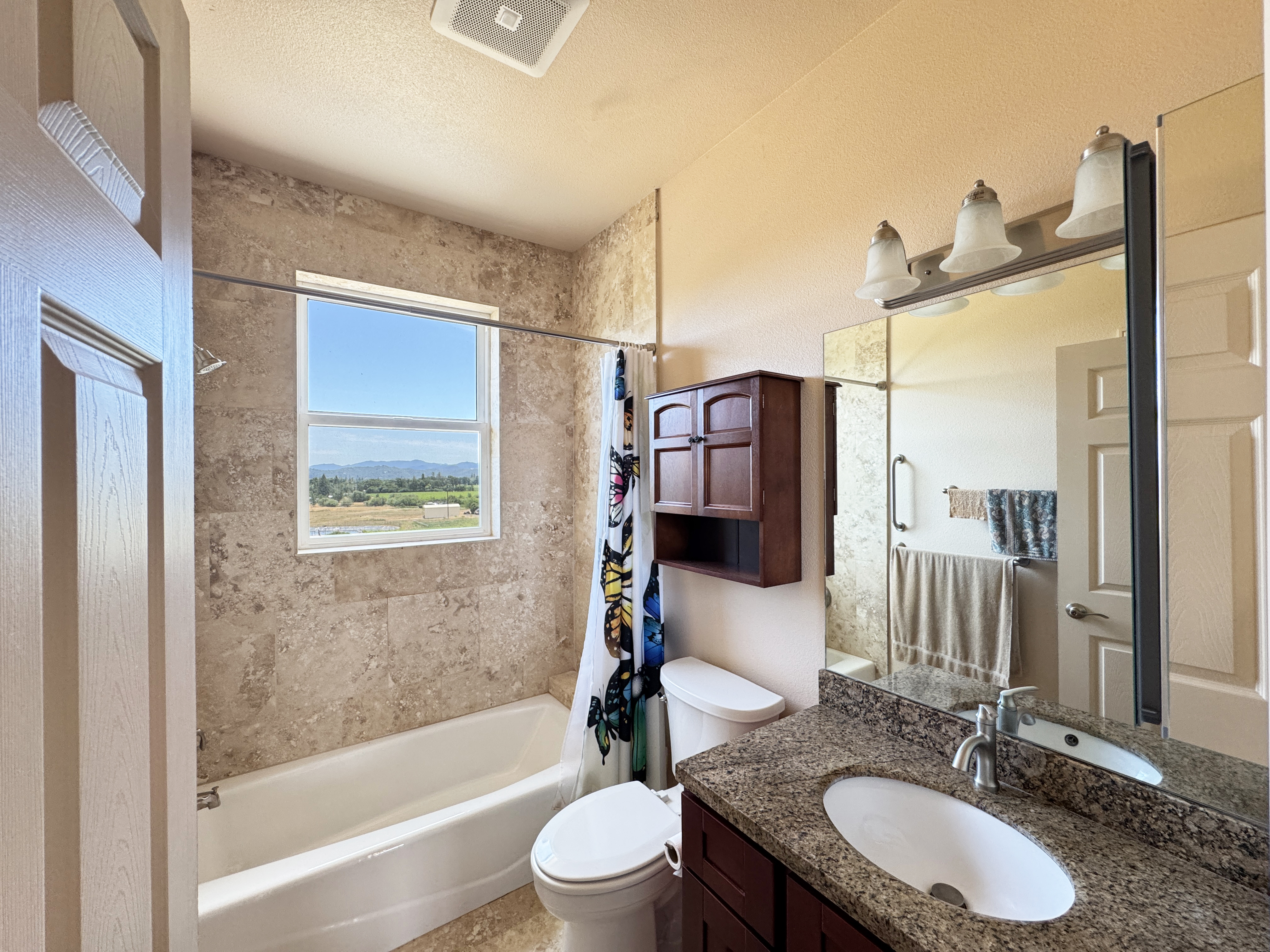 Redwood Valley, California, 95470, United States, 3 Bedrooms Bedrooms, ,3 BathroomsBathrooms,Residential,For Sale,1889817