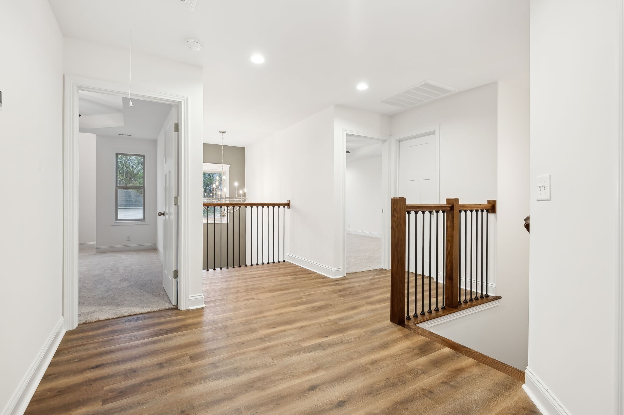 Clarksville, Tennessee, 37043, United States, 4 Bedrooms Bedrooms, ,4 BathroomsBathrooms,Residential,For Sale,2005810