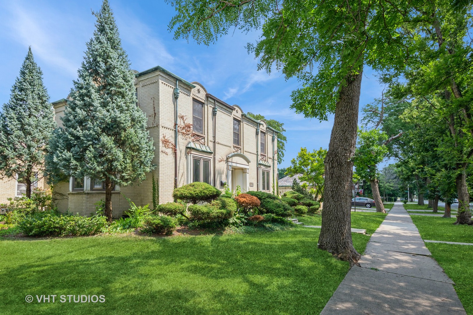 Chicago, Illinois, 60643, United States, 4 Bedrooms Bedrooms, ,3 BathroomsBathrooms,Residential,For Sale,1910863