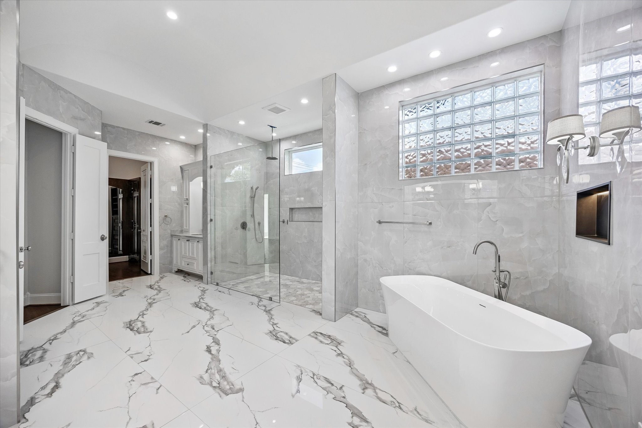  9761 Westview Drive - 物件實景