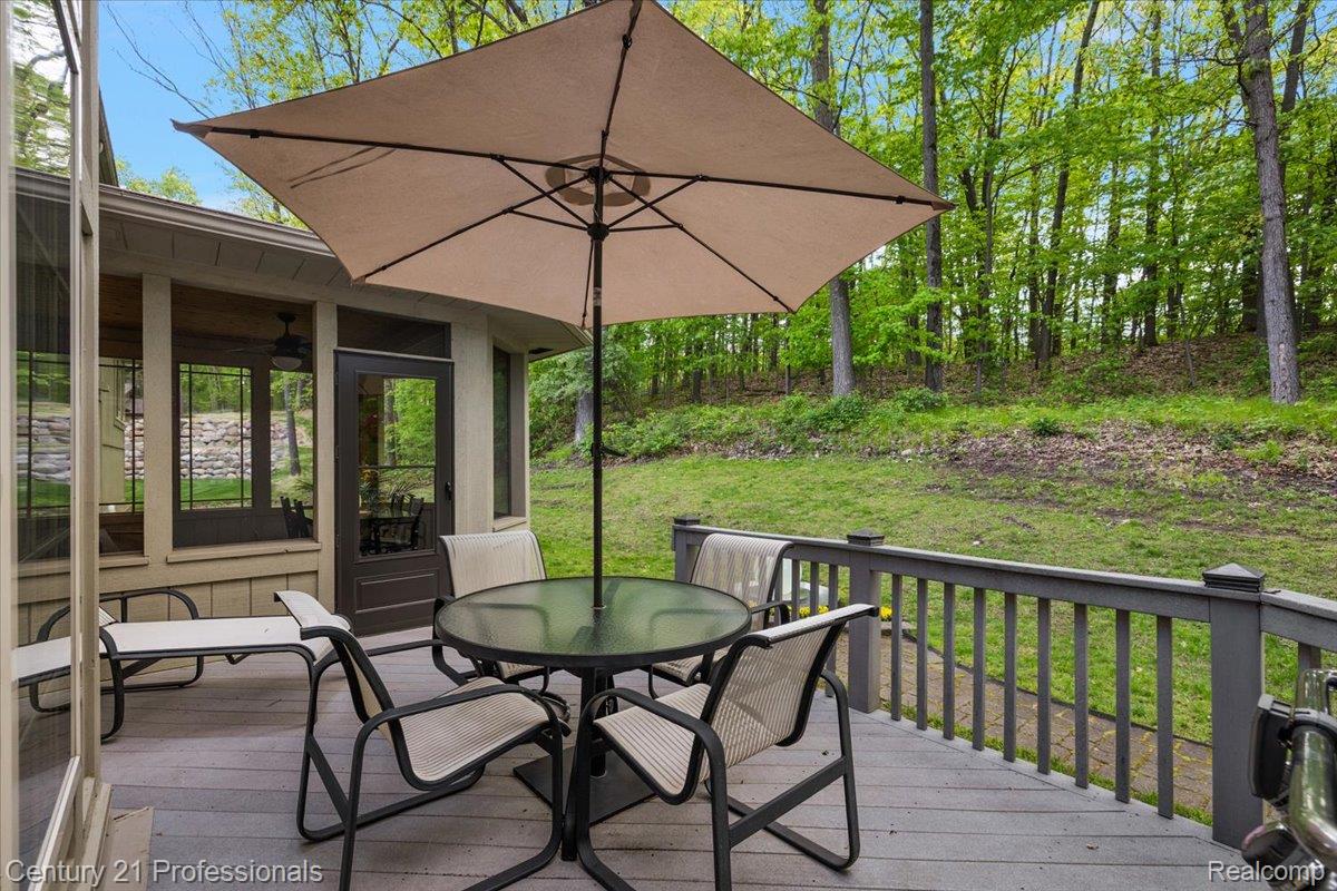 Clarkston, Michigan, 48346, United States, 4 Bedrooms Bedrooms, ,7 BathroomsBathrooms,Residential,For Sale,2048841