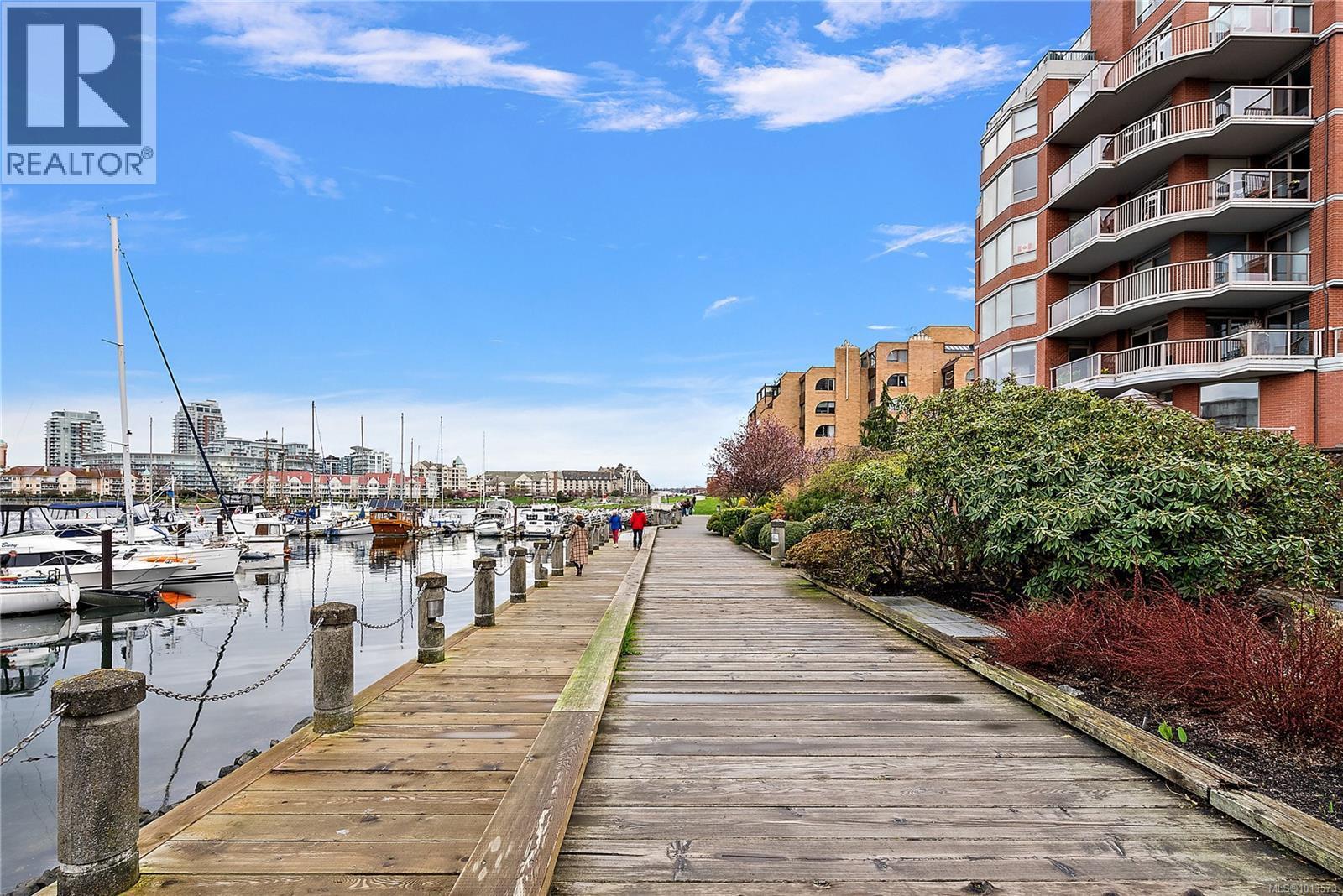 VICTORIA, British Columbia, V8V 4Y1, CA, 2 Bedrooms Bedrooms, ,2 BathroomsBathrooms,Residential,For Sale,1951175