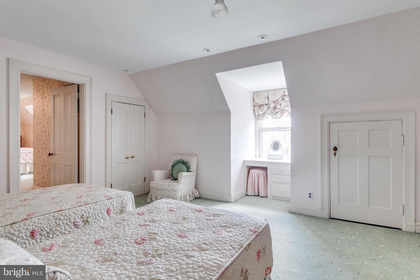 Alexandria, Virginia, 22301, United States, 4 Bedrooms Bedrooms, ,5 BathroomsBathrooms,Residential,For Sale,2000404