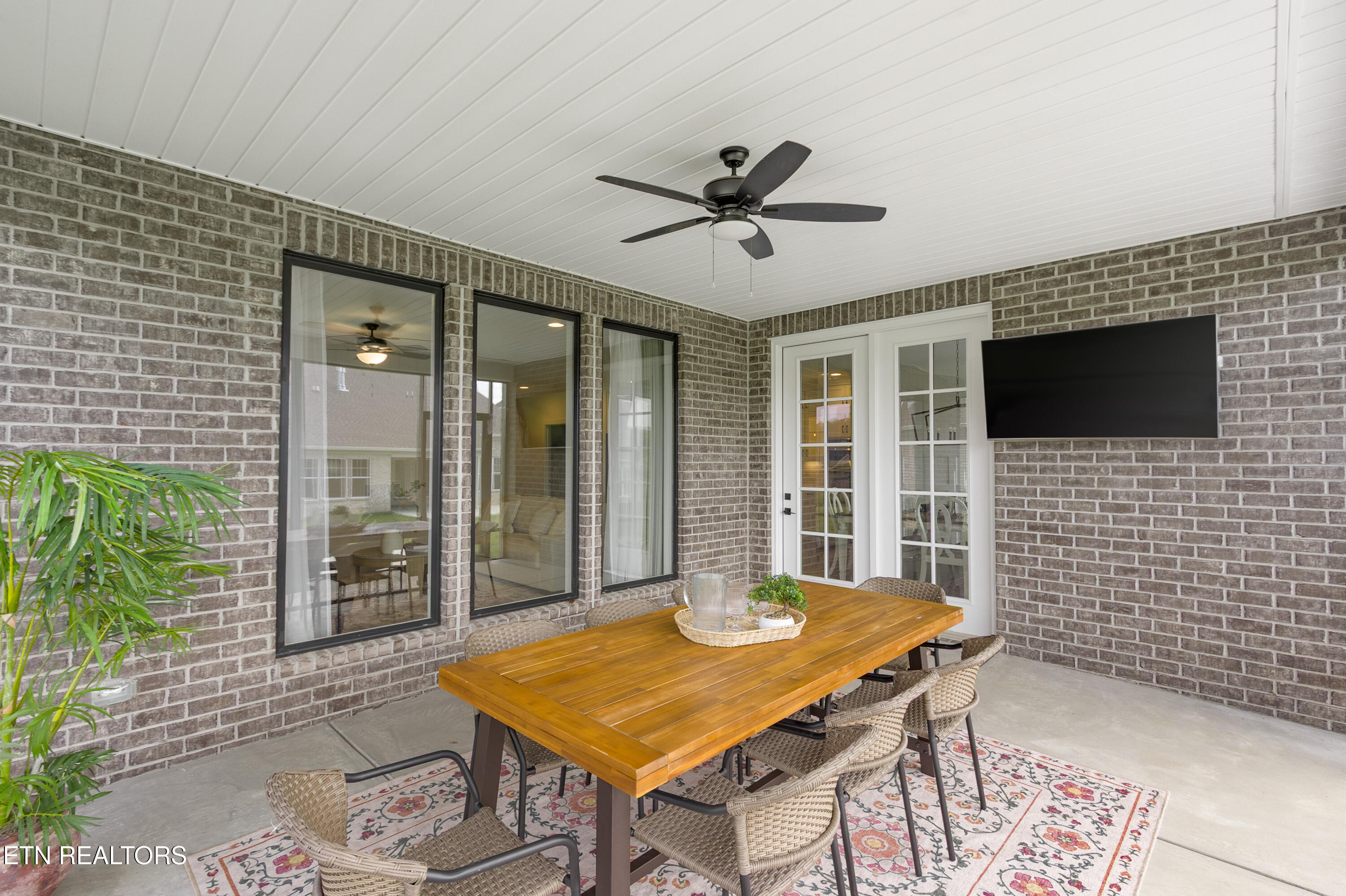 Knoxville, Tennessee, 37932, United States, 5 Bedrooms Bedrooms, ,4 BathroomsBathrooms,Residential,For Sale,2038881