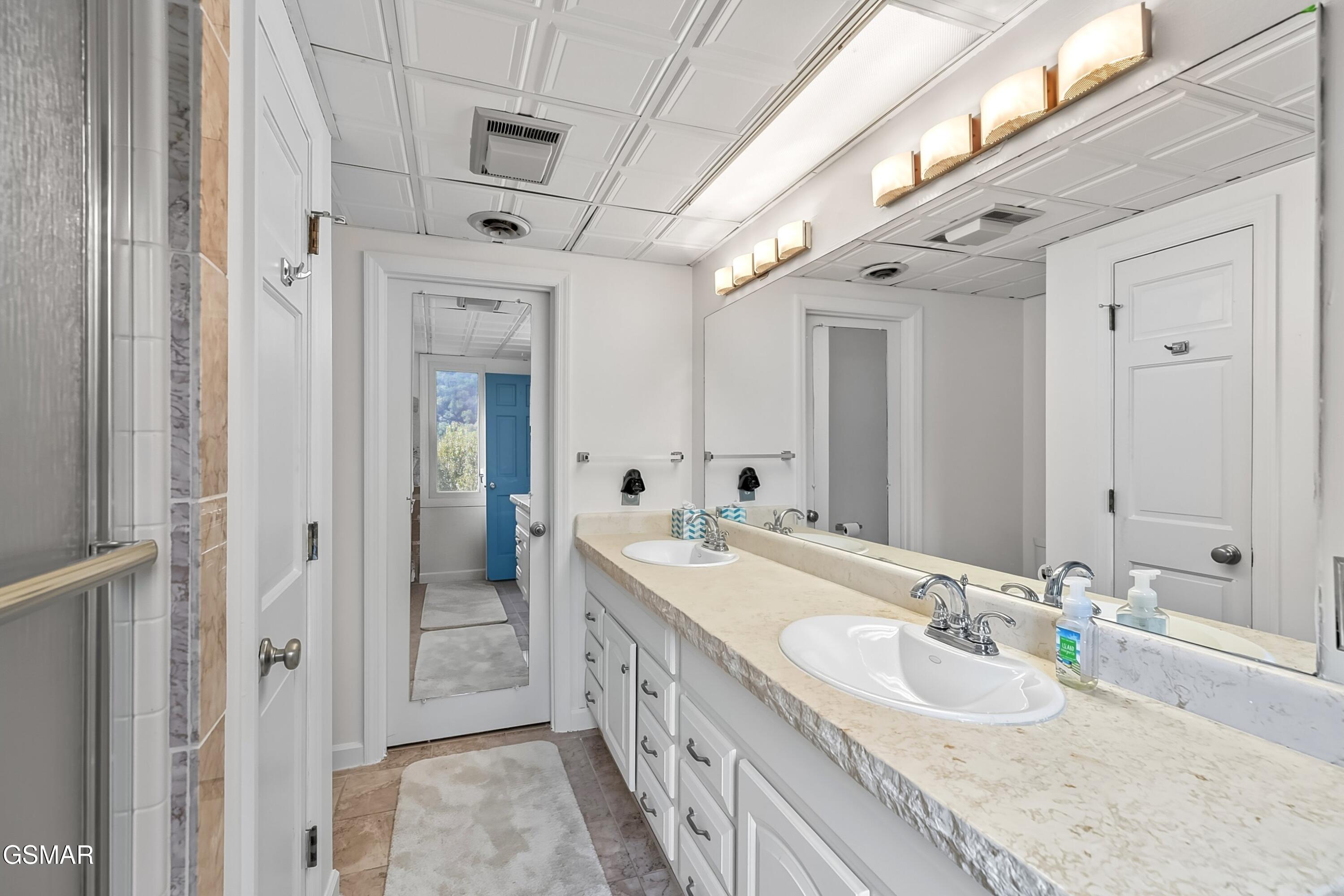 Gatlinburg, Tennessee, 37738, United States, 3 Bedrooms Bedrooms, ,2 BathroomsBathrooms,Residential,For Sale,1983450