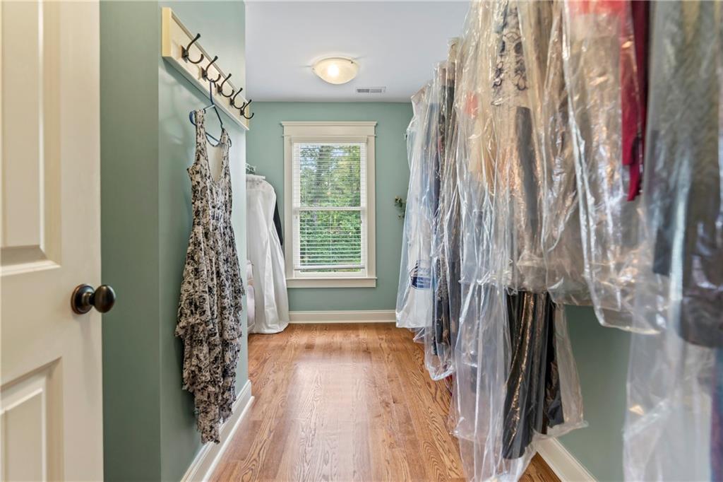 Marietta, Georgia, 30060, United States, 5 Bedrooms Bedrooms, ,4 BathroomsBathrooms,Residential,For Sale,1973923